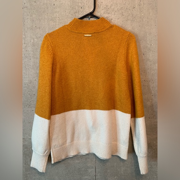 Micheal Kors sweater - Picture 2 of 4